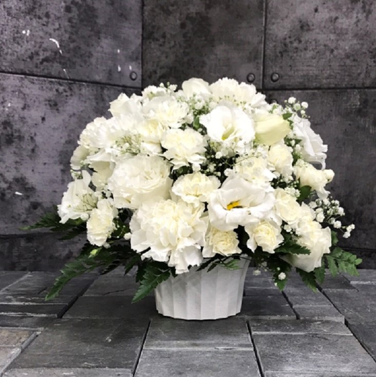 【御供】カーネーションとカスミソウのアレンジメントW_26_MS-OS