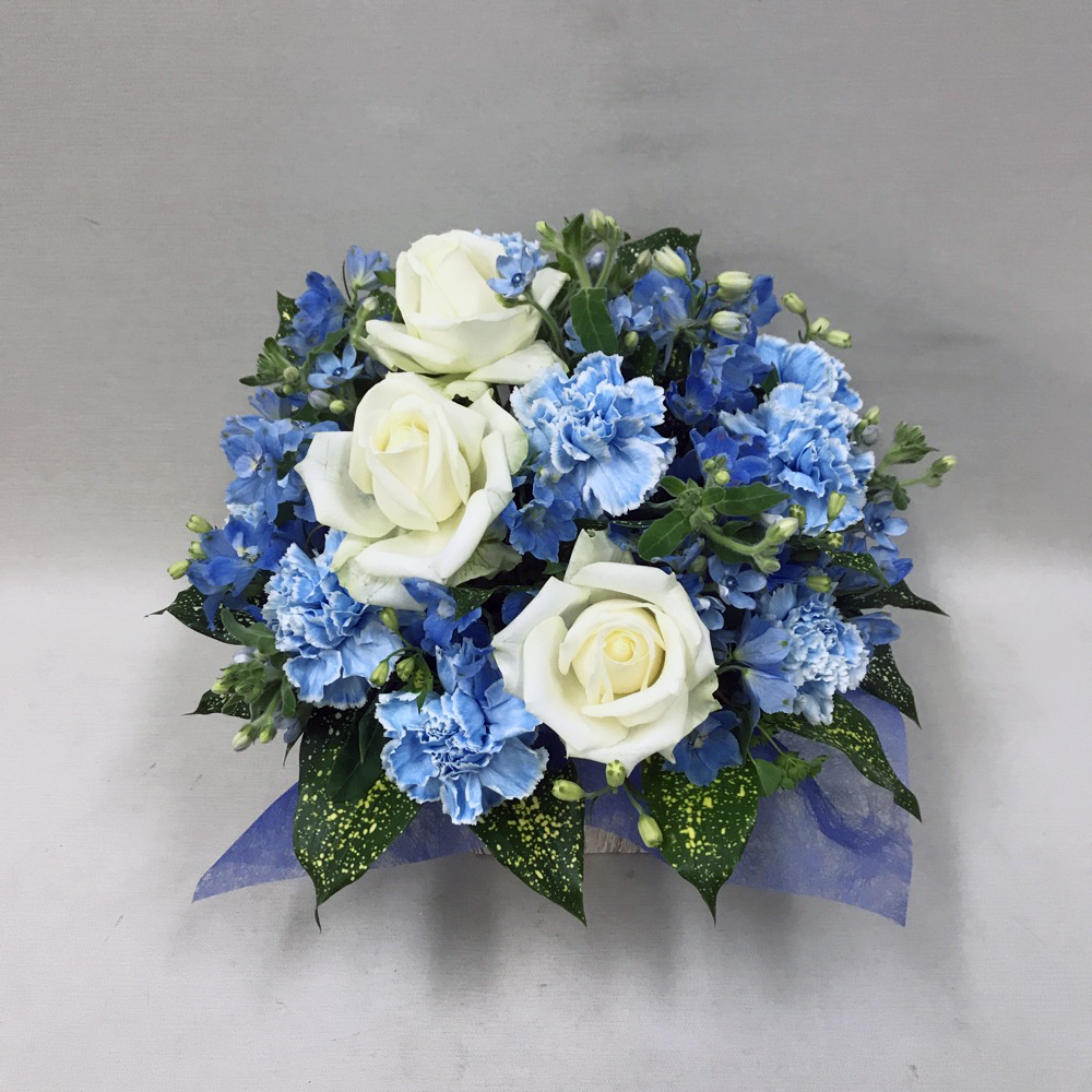 ホワイト×スカイブルー アレンジメント(H35)