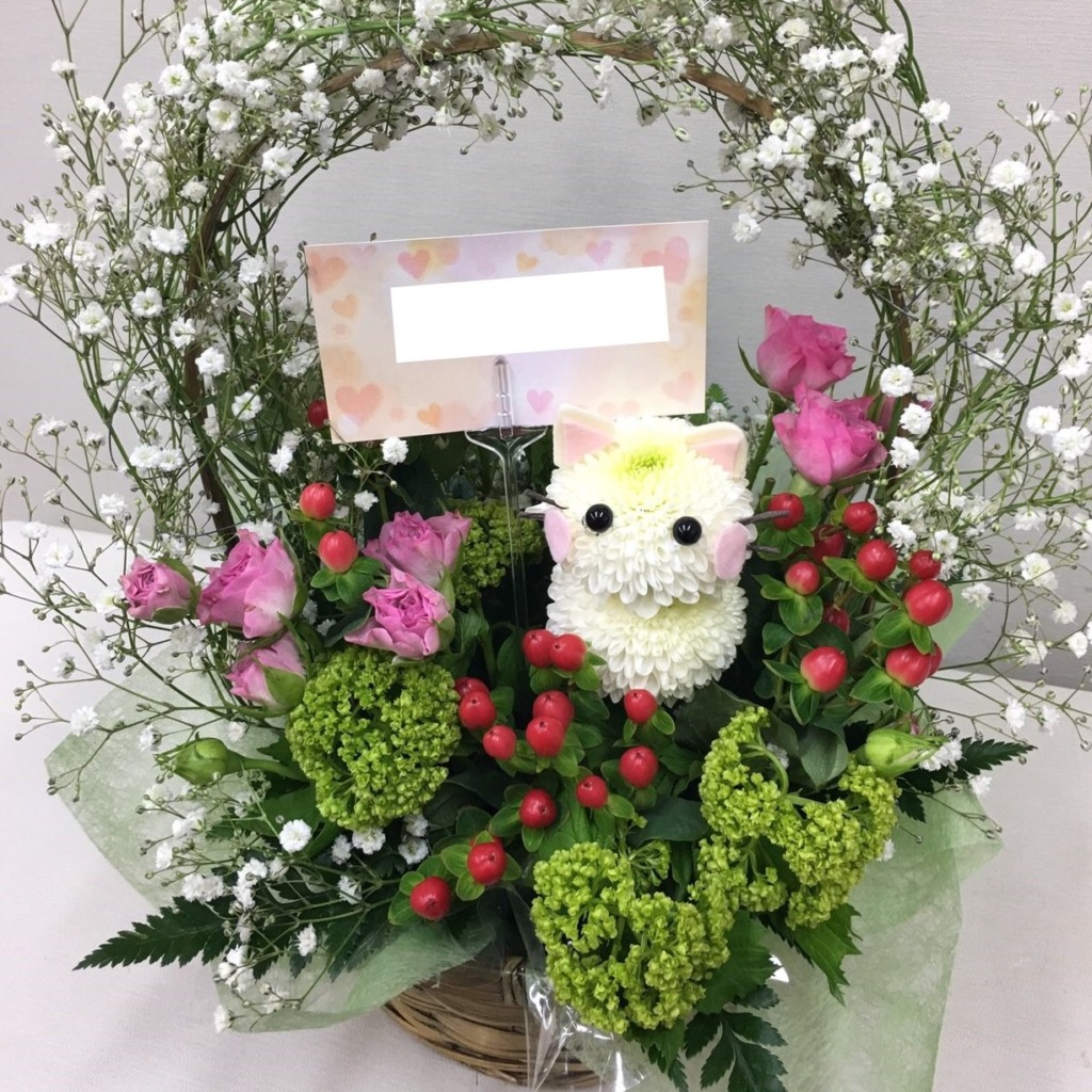 ネコとバラのアレンジメント