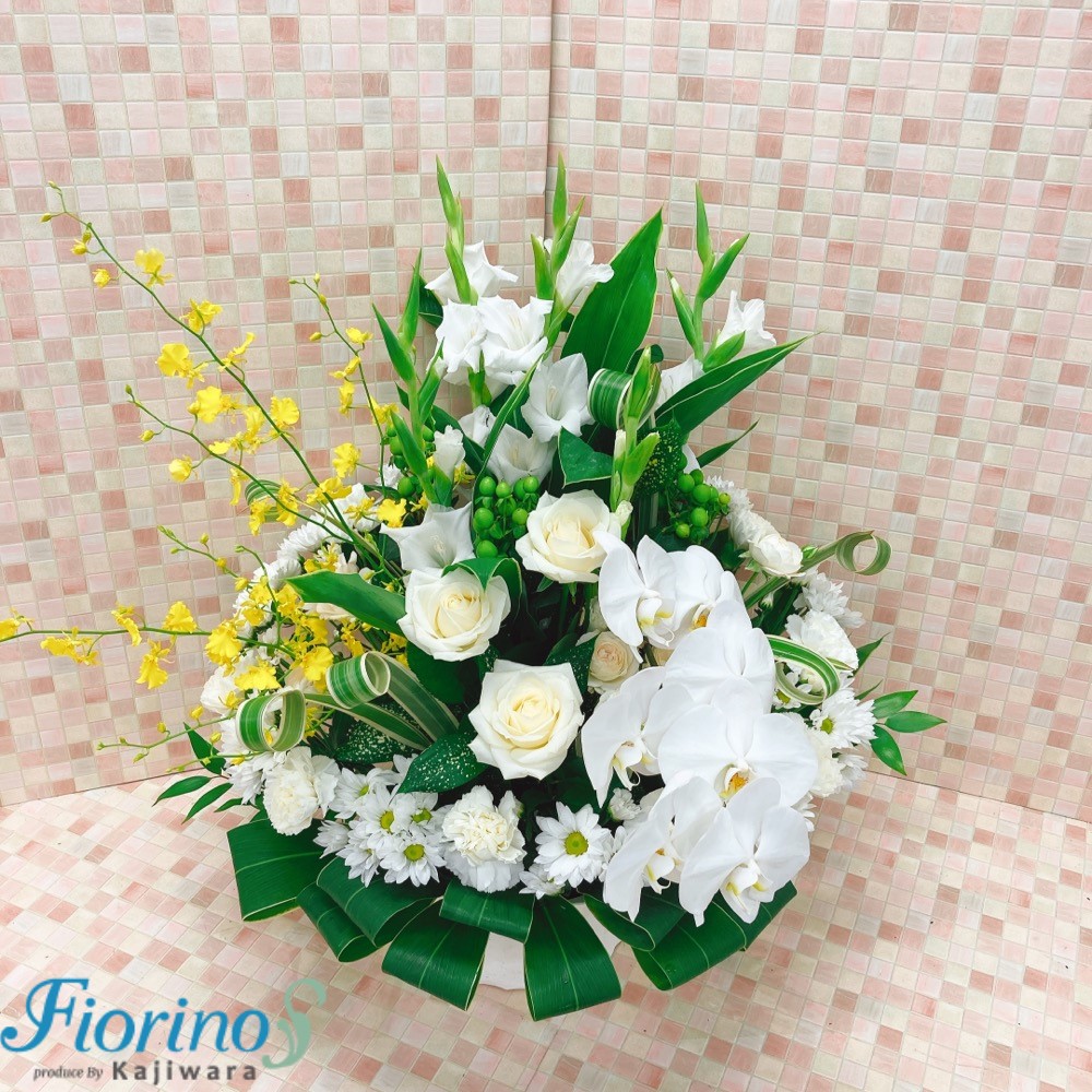 お供えアレンジメント エターナルリングMIX蘭のアレンジメント 上からの写真