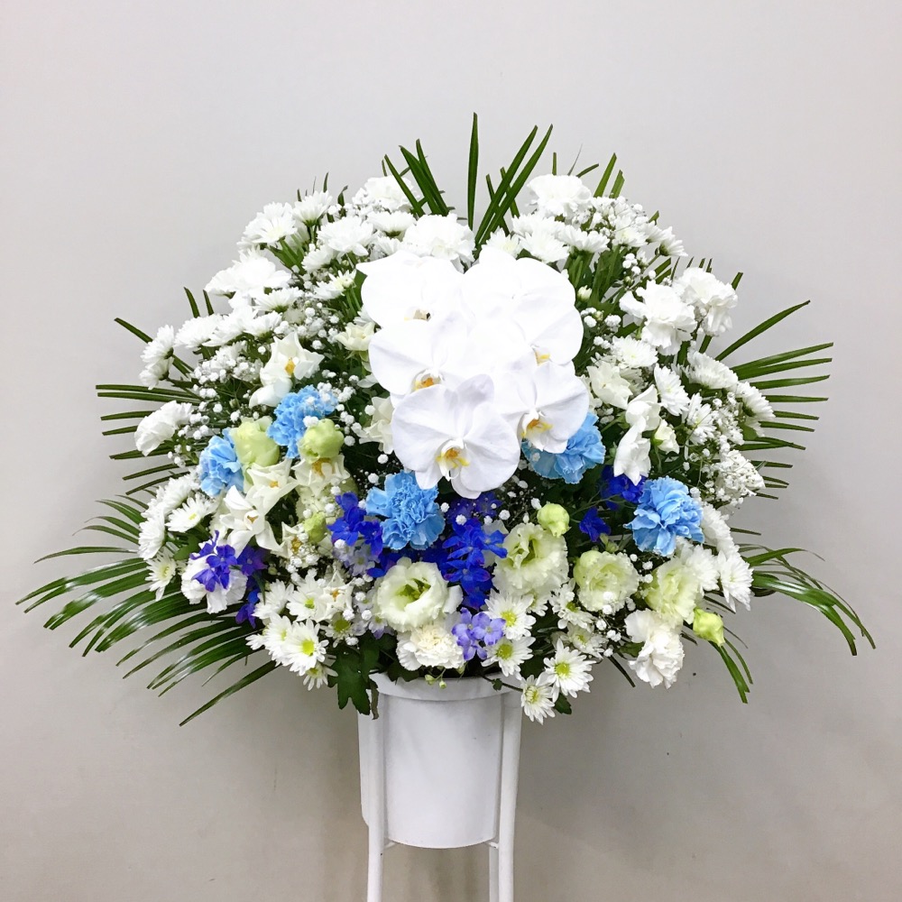 胡蝶蘭入り洋花白ブルー御供えスタンド