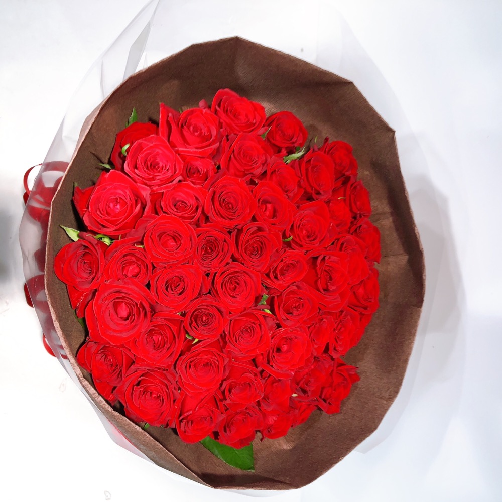 赤バラ５０本花束