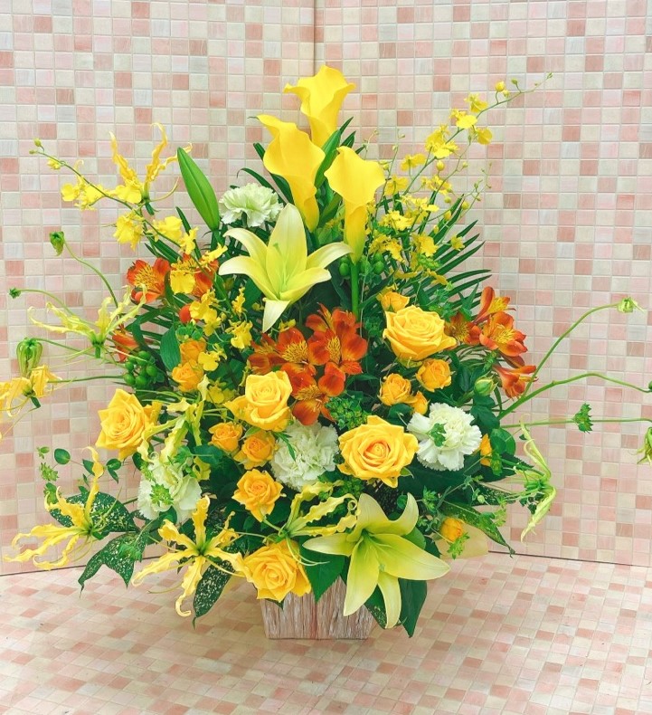 イエローオレンジのアレンジメント (H65)
