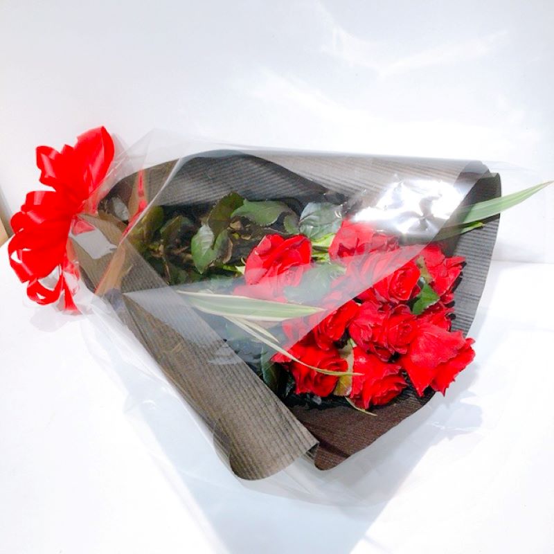 赤バラOnlyな花束（H70）