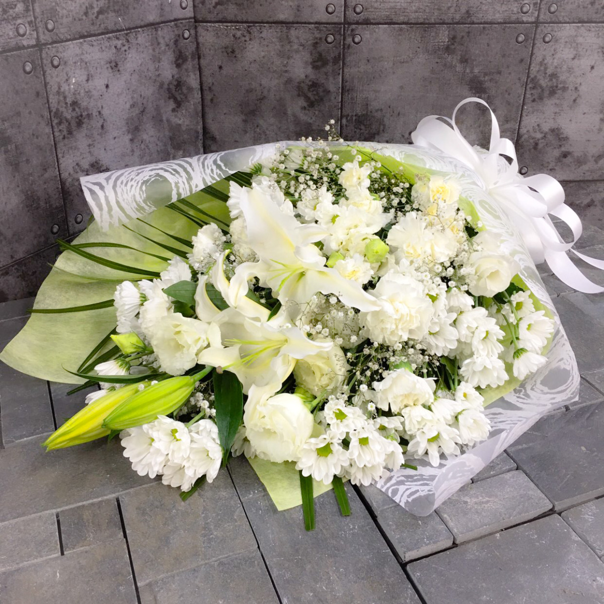 【御供】白ユリとトルコキキョウの花束〈ホワイト〉（H85）【送料無料】