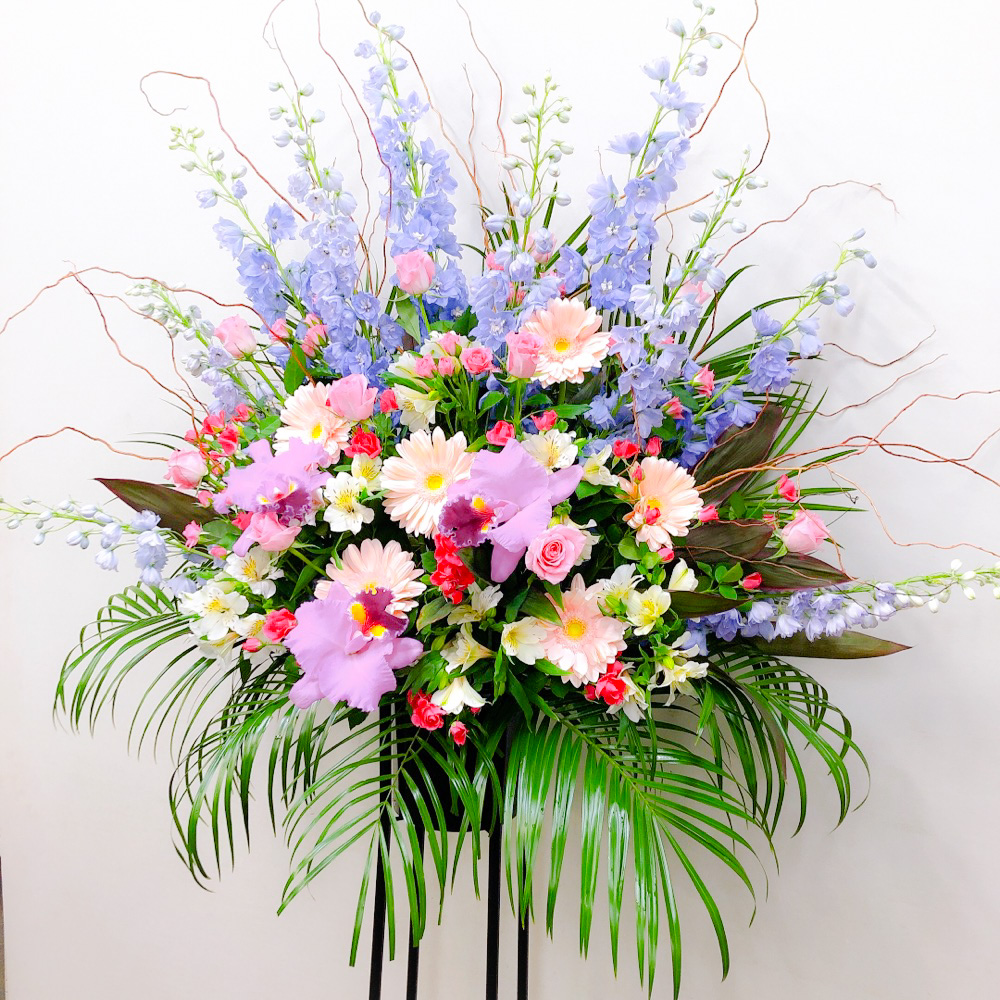 【東京エリア限定】デルフィニウムとカトレアの黒パイプスタンド花１段（H195）【配送無料】